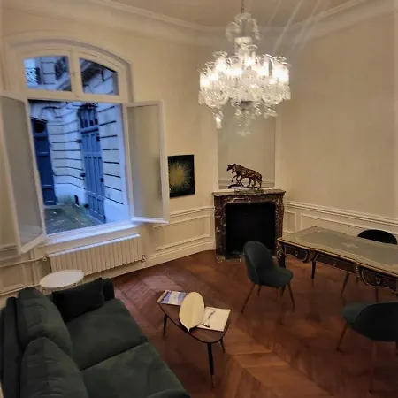 L'atrium Foch * Paris