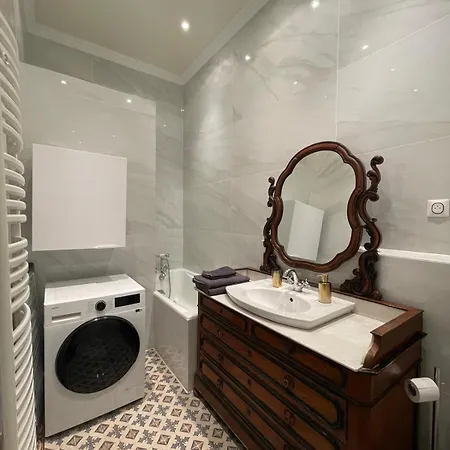 L'atrium Foch Apartment *